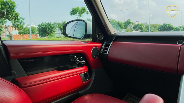 Second-hand 2021 Land Rover Range Rover 3.0 Petrol LWB Vogue SE for sale in New Delhi-4