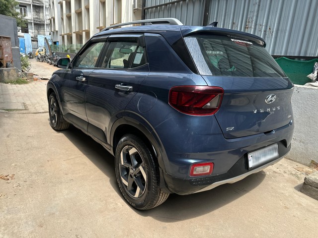 Second-hand 2020 Hyundai Venue SX Plus Turbo DCT for sale in Chennai-2