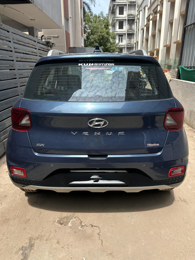 Second-hand 2020 Hyundai Venue SX Plus Turbo DCT for sale in Chennai-1
