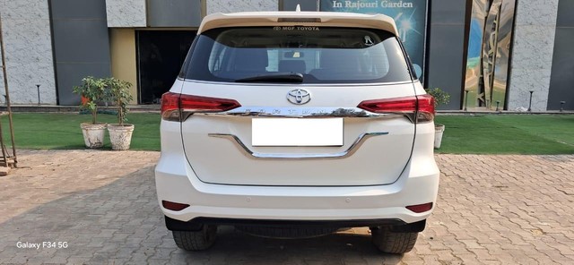 Second-hand 2018 Toyota Fortuner 2.8 2WD AT BSIV for sale in New Delhi-1
