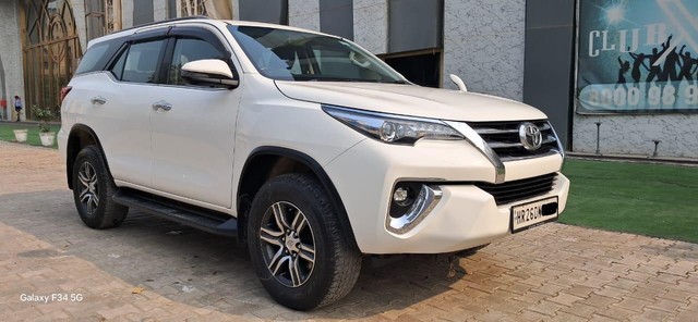 Second-hand 2018 Toyota Fortuner 2.8 2WD AT BSIV for sale in New Delhi-22