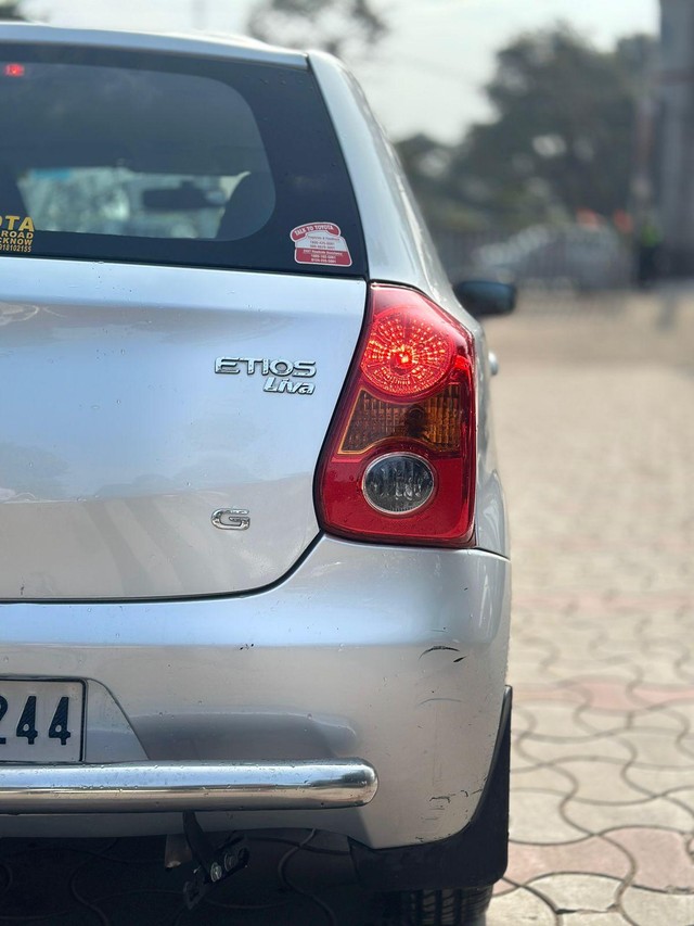 Second-hand 2012 Toyota Etios Liva G for sale in Lucknow-11