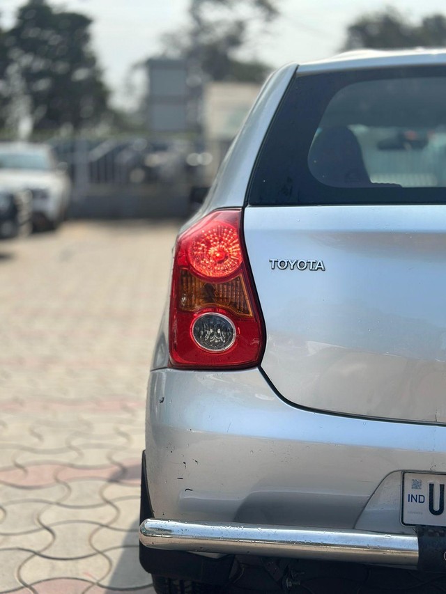 Second-hand 2012 Toyota Etios Liva G for sale in Lucknow-2