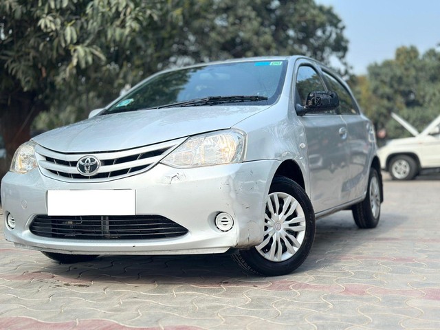 Second-hand 2012 Toyota Etios Liva G for sale in Lucknow-4