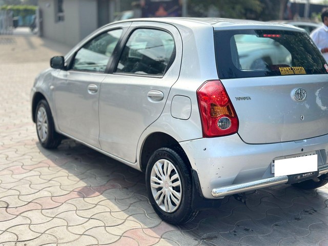 Second-hand 2012 Toyota Etios Liva G for sale in Lucknow-3