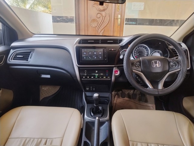 Second-hand 2020 Honda City V MT for sale in Coimbatore-7