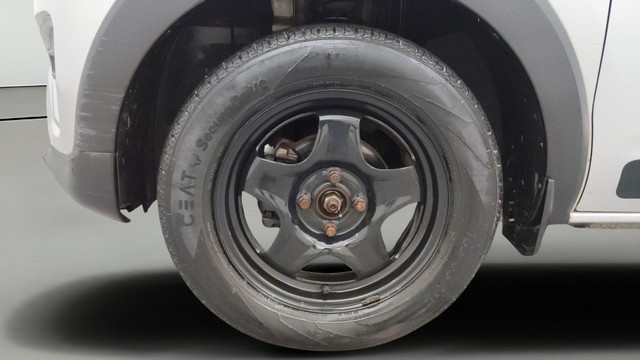 Second-hand 2019 Renault Triber RXZ for sale in Pune-30