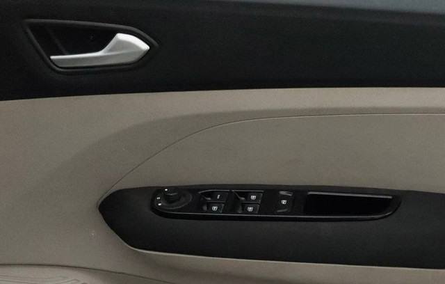 Second-hand 2019 Renault Triber RXZ for sale in Pune-11