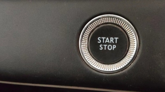 Second-hand 2019 Renault Triber RXZ for sale in Pune-10