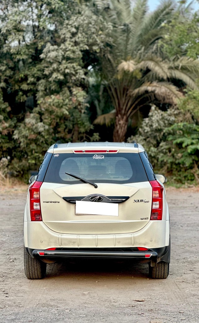 Second-hand 2015 Mahindra XUV500 W10 2WD for sale in Surat-1