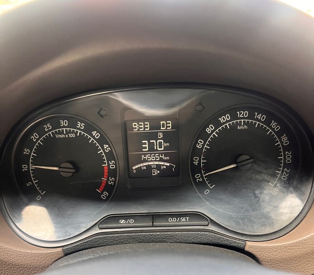 Second-hand 2016 Skoda Rapid 1.5 TDI AT Style Plus for sale in Coimbatore-3