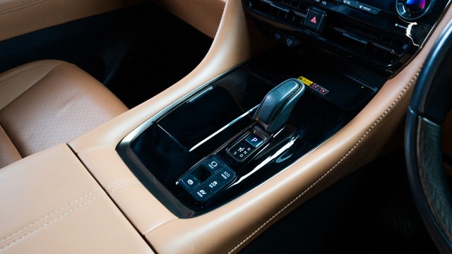 Toyota Vellfire VIP Executive Lounge Second-hand 2025 Toyota Vellfire VIP Executive Lounge for sale in New Delhi-22