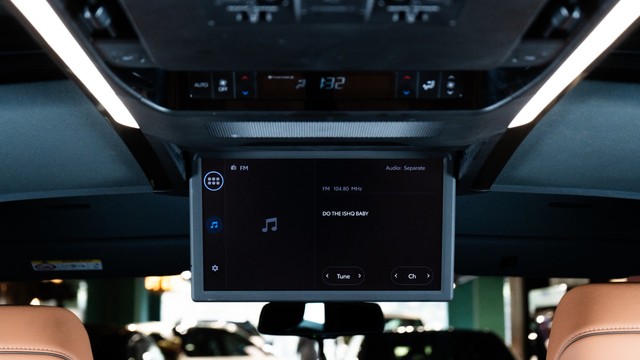 Toyota Vellfire VIP Executive Lounge Second-hand 2025 Toyota Vellfire VIP Executive Lounge for sale in New Delhi-12