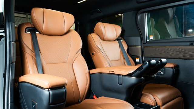 Toyota Vellfire VIP Executive Lounge Second-hand 2025 Toyota Vellfire VIP Executive Lounge for sale in New Delhi-25