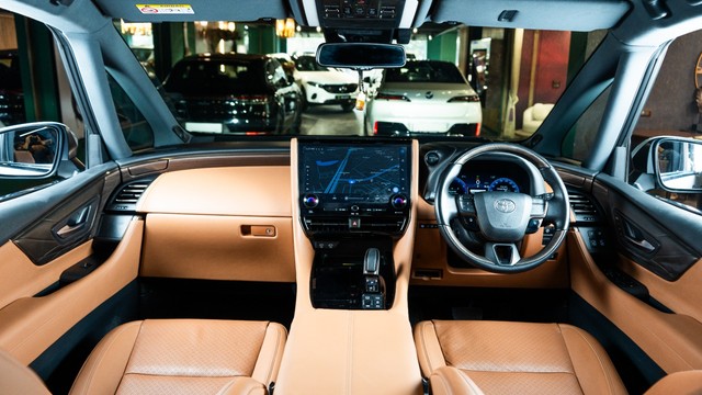 Toyota Vellfire VIP Executive Lounge Second-hand 2025 Toyota Vellfire VIP Executive Lounge for sale in New Delhi-15