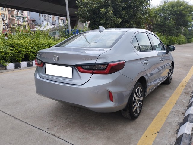 Second-hand 2022 Honda City VX CVT for sale in New Delhi-10