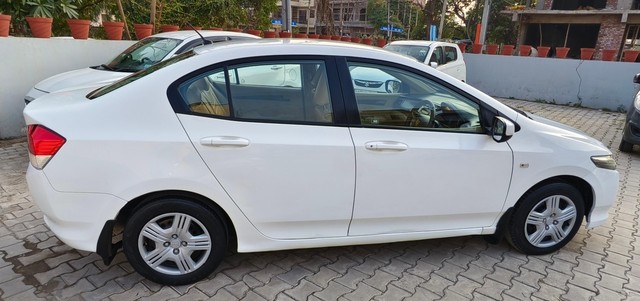 Second-hand 2010 Honda City 1.5 S MT for sale in Chandigarh-8