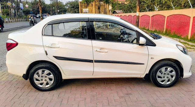 Honda Amaze S i-VTEC Second-hand 2017 Honda Amaze S i-VTEC for sale in New Delhi-1