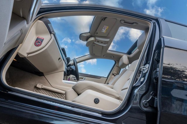 Second-hand 2017 Mercedes-Benz E-Class E250 Edition E for sale in Mumbai-15