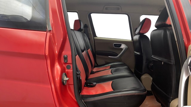 Second-hand 2017 Mahindra TUV 300 T8 for sale in Kochi-16