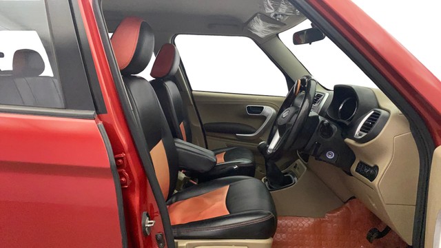 Second-hand 2017 Mahindra TUV 300 T8 for sale in Kochi-15