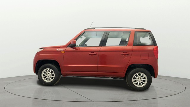 Second-hand 2017 Mahindra TUV 300 T8 for sale in Kochi-5