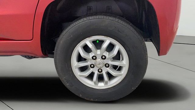 Second-hand 2017 Mahindra TUV 300 T8 for sale in Kochi-26