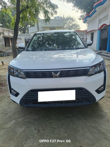 Mahindra XUV300 W4 Second-hand 2024 Mahindra XUV300 W4 for sale in Lucknow