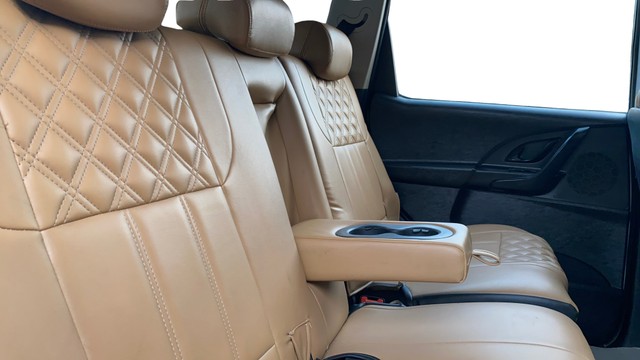 Second-hand 2019 Mahindra XUV500 W5 for sale in Jaipur-16