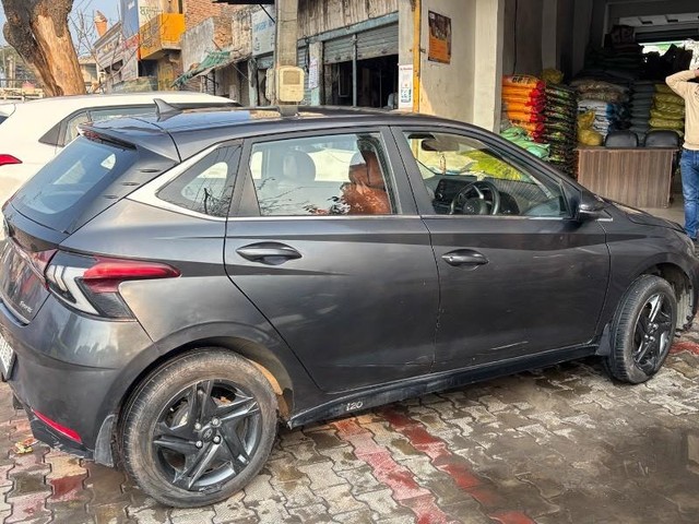 Second-hand 2021 Hyundai i20 Sportz Diesel for sale in Jalalabad-3