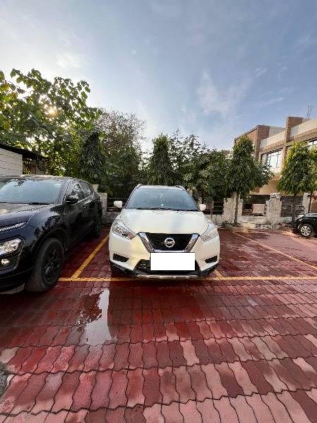 Second-hand 2022 Nissan Kicks 1.5 XV for sale in Ranbir Singh Pura-3