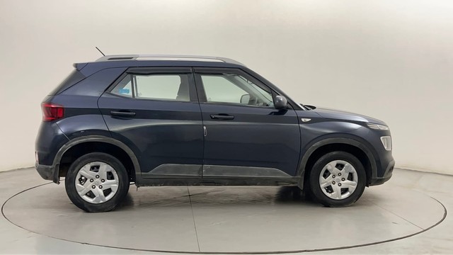 Second-hand 2020 Hyundai Venue S Plus Diesel BSVI for sale in Mysore-2