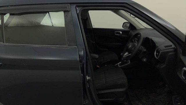 Second-hand 2020 Hyundai Venue S Plus Diesel BSVI for sale in Mysore-15