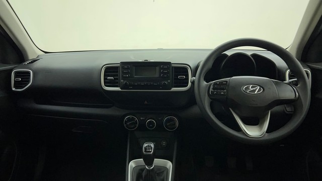 Second-hand 2020 Hyundai Venue S Plus Diesel BSVI for sale in Mysore-11