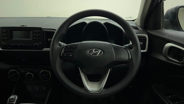 Second-hand 2020 Hyundai Venue S Plus Diesel BSVI for sale in Mysore-30
