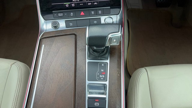Second-hand 2020 Audi A6 45 TFSI Premium Plus for sale in Pune-12