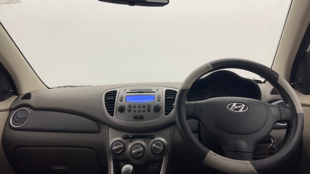 Second-hand 2016 Hyundai i10 Sportz 1.1L for sale in Kolkata-11