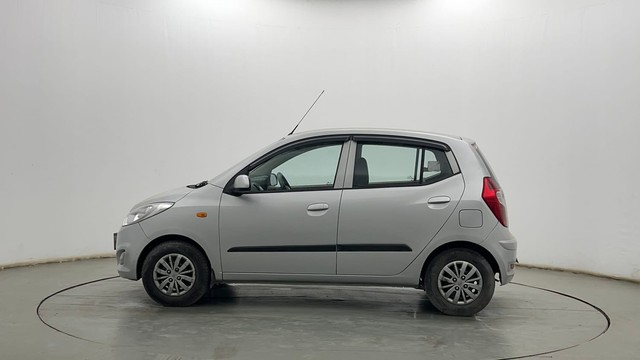 Second-hand 2016 Hyundai i10 Sportz 1.1L for sale in Kolkata-6