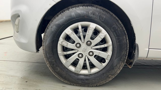 Second-hand 2016 Hyundai i10 Sportz 1.1L for sale in Kolkata-20