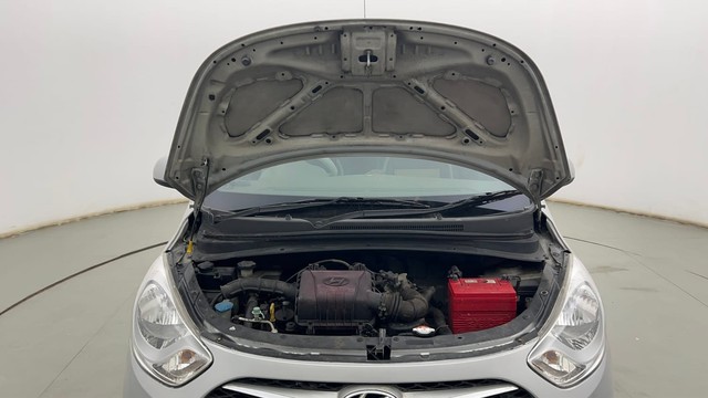 Second-hand 2016 Hyundai i10 Sportz 1.1L for sale in Kolkata-8