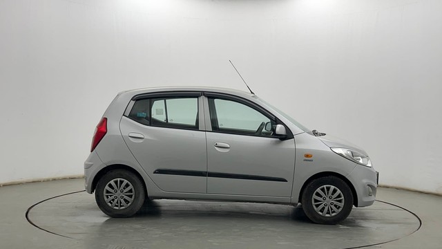 Second-hand 2016 Hyundai i10 Sportz 1.1L for sale in Kolkata-2