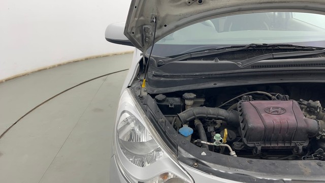 Second-hand 2016 Hyundai i10 Sportz 1.1L for sale in Kolkata-34