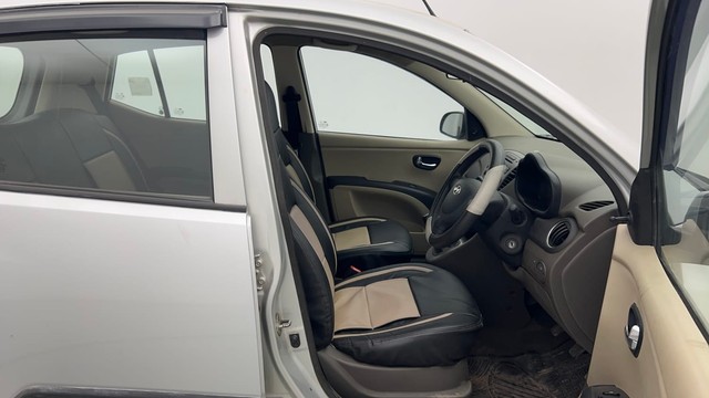 Second-hand 2016 Hyundai i10 Sportz 1.1L for sale in Kolkata-15