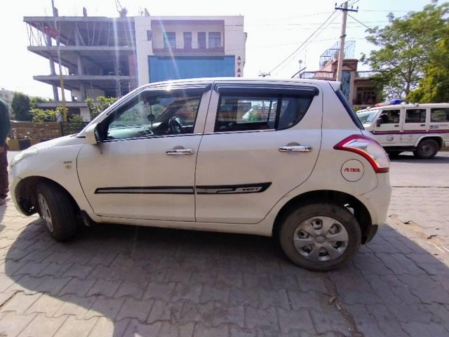 Second-hand 2017 Maruti Suzuki Swift LXI Option for sale in Alwar-2