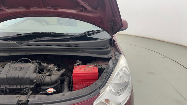 Second-hand 2014 Hyundai i10 Sportz 1.1L for sale in Kolkata-37