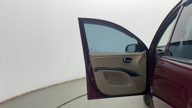 Second-hand 2014 Hyundai i10 Sportz 1.1L for sale in Kolkata-36