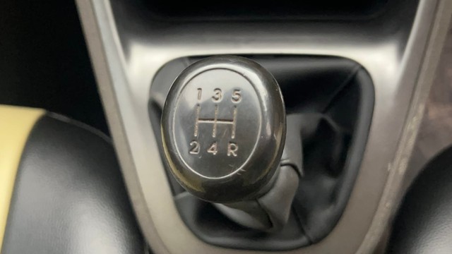 Second-hand 2014 Hyundai i10 Sportz 1.1L for sale in Kolkata-12