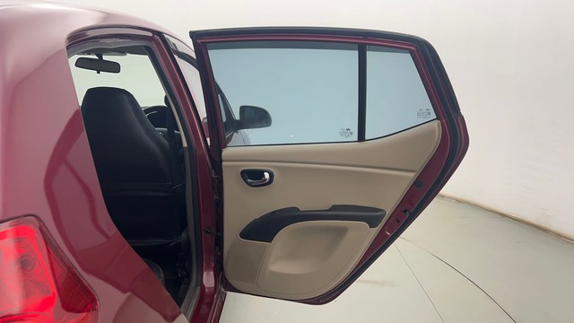 Second-hand 2014 Hyundai i10 Sportz 1.1L for sale in Kolkata-29