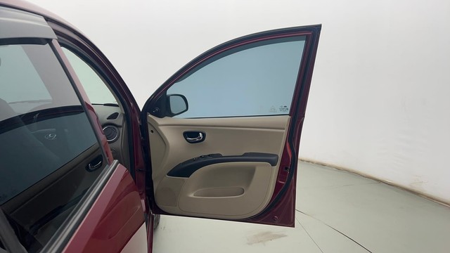 Second-hand 2014 Hyundai i10 Sportz 1.1L for sale in Kolkata-16