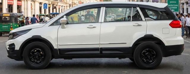 Second-hand 2018 Tata Hexa XE for sale in Lucknow-7